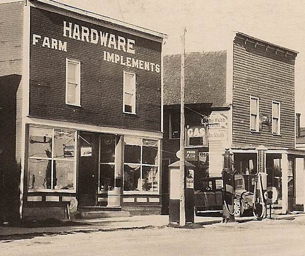 Engadine Hardware (newer photo)